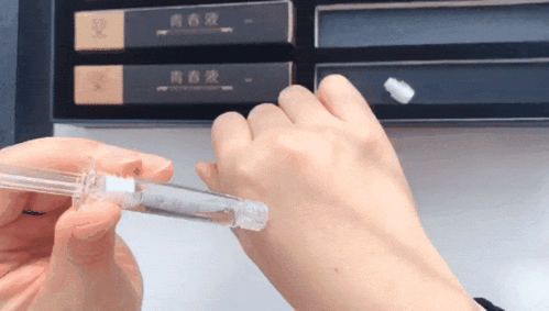  18小黑盒大笑露尴尬别让表情纹拖垮你的颜值