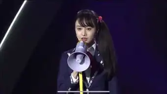  郑爽在生日会穿校服与张翰隔空对戏,梦回十年前,再现楚雨荨