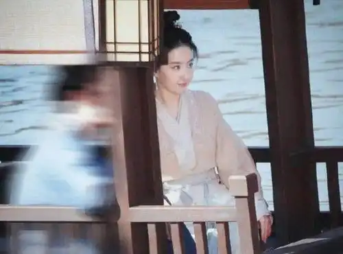  追剧党的春天到了迪丽热巴刘亦菲古装新戏开机,坐等播出