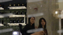  杨钰莹穿打底短裙露肉肉大腿,女神素颜被冻到表情有点僵