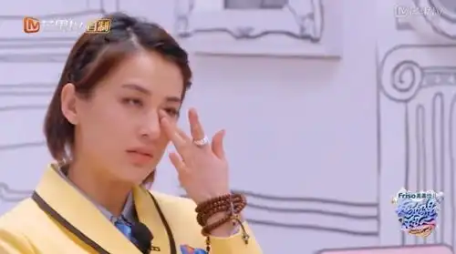  妈超3首播,黄圣依5岁儿子成熟似大人,一句话引妈妈泪奔