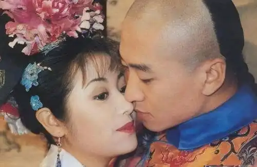  林心如太野了深v开叉超性感,穿了好似没穿,哪像会离婚的人