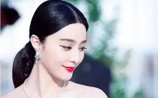  李宇春被公主抱,范冰冰的表情抓拍,明星的搞笑瞬间也是醉了