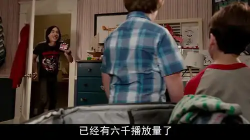  小男孩无意之举被做成表情包,宝宝心里苦啊,没想到出名这么简单