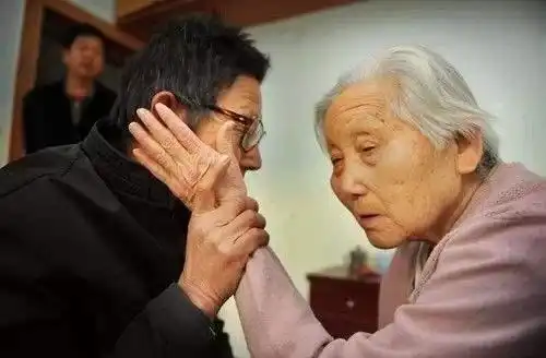  引起痛风的真凶,也许不是吸烟喝酒,而是这3个坏习惯