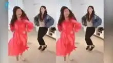  任家萱和妹妹一起跳舞,美不过一秒钟姐妹俩变表情包太搞笑