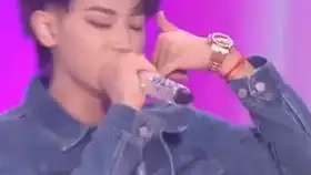  黄子韬抽烟随地吐痰被拍,娱乐圈道德标兵优ku偷偷tou拍,惊艳所有人塌房李汶翰