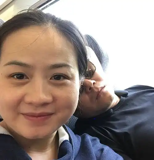  岳云鹏老婆再次刷新贤妻形象患难不弃的女人,到底有多难得