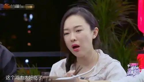  表情妻子3霍思燕海吃海喝,穿短裙挤出小肚腩,杜江的表情太真实...表情