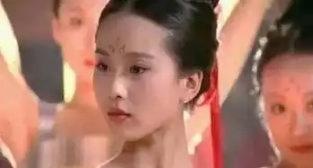  古装剧中的真人vs画像,杨幂像从画中走出来,看到紫薇笑出猪叫声