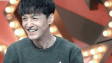  一大波表情包正在袭来你见过胡歌卖萌吗