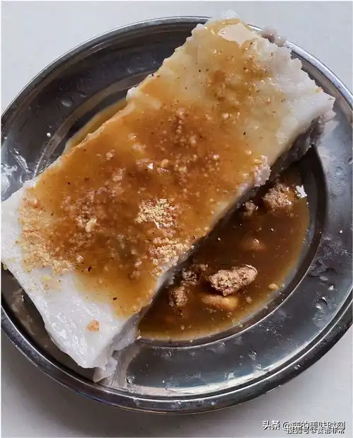  南宁无人不知的粉饺店,12元1碟有8个,现包现做配黄皮酱堪称一绝