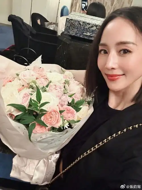  张钧甯晒照庆41岁生日,肤白貌美似初恋,黄渤范某冰送祝福