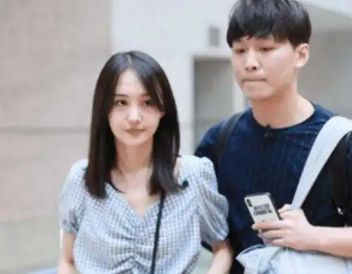  郑爽又回怼粉丝了否认结婚传闻,放言你嫌弃我我还嫌弃你呢
