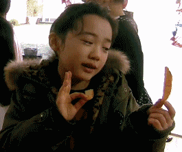  搞笑gif小姐姐,你真是不走寻常路啊