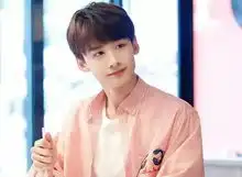 楚雨荨图片表情包眼神