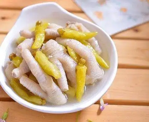  大厨不小心说出了泡椒凤爪的独家秘方,做法简单又好吃,赶紧来学