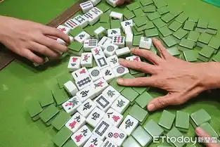  打麻将狂输1.4万她暴气打110有人出老千结果再喷2300