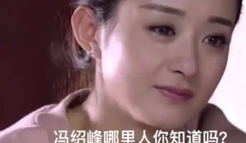  郑恺调侃赵丽颖当妈辛苦,把娃丢给冯绍峰带,她的表情引人深思