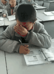  搞笑gif狗子,这次的一顿揍,你是少不了了