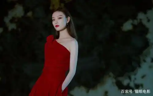  倪妮拍写真眉毛只剩半截,穿红裙秀好身材,美女颜值就是任性