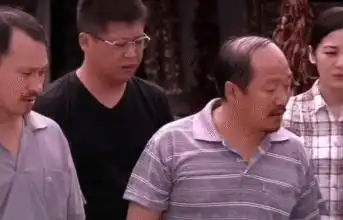  国民表情包谢飞机,身高达到一米七,新剧与谢广坤爷孙变父子