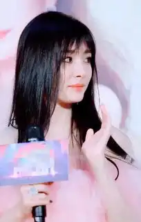  杨幂黑发空气刘海新造型曝光,33岁还嫩如少女看不出当妈了