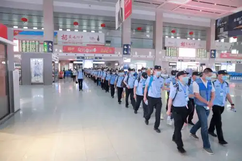  8万余人打赏2000万,只为女主播一声小哥哥
