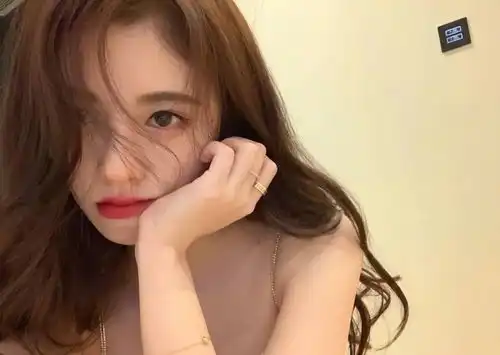  迷人计鞠婧祎的白痴美人感是最高级的变美技巧