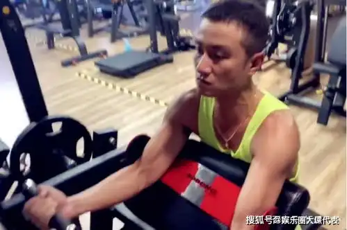  求复合马伊琍传绯闻后文章现身上海,在同一健身房撸铁表情凶狠