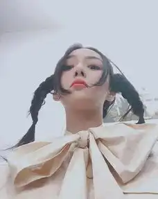  军嫂张馨予扎双马尾自拍,傲娇表情似少女网友李晨后悔了