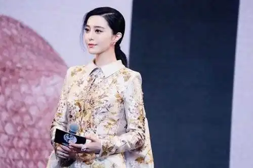  范冰冰即兴rap,蔡国庆敬礼,周立波的表情绝了