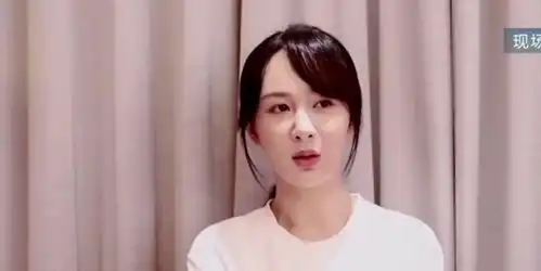  杨紫近照曝光引热议,面无表情苹果肌,僵硬像网红