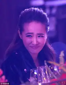  蔡依林开吃晚宴表情包丰富