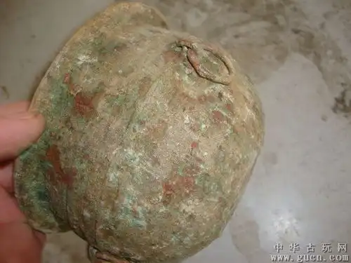  包真青铜器原形香炉尊