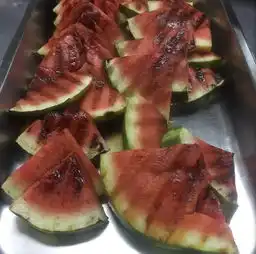  美帝大学什么奇葩食物没见过,直到看到了bbq烤西瓜...