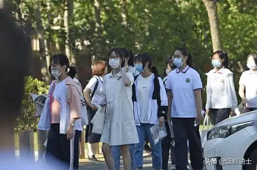  2021天津中考开考真紧张的家长和真不怎么紧张的考生