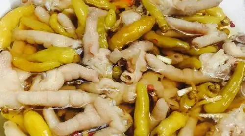  泡椒凤爪,泡椒要不要煮很多人都做错,难怪鸡爪不辣,更不入味