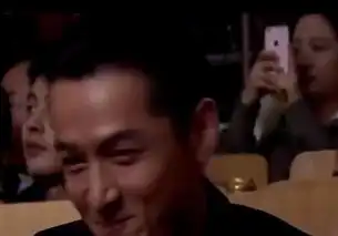  李晨被问什么时候生孩子,看见范冰冰的表情,胡歌