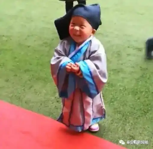  抽血被吓哭的小男孩,告诉你啥叫用最萌的表情说最硬的话