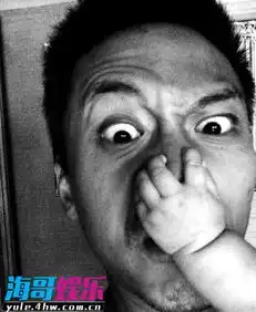  邓超被女儿抓脸发搞怪合照逗比奶爸威胁等你妹断奶