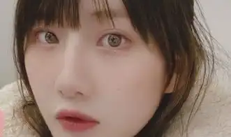  马剑越晒一个半月儿子表情包,三条爆炸头翻白眼,太像爸爸张杰