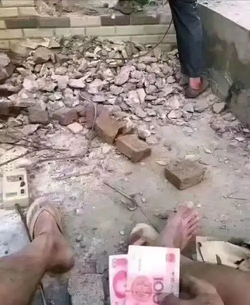  今晚八点生日会,我们不见不散