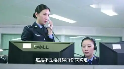  警花警犬偷狗贼偷了条警犬,殊不知警犬会打110,这下有的看