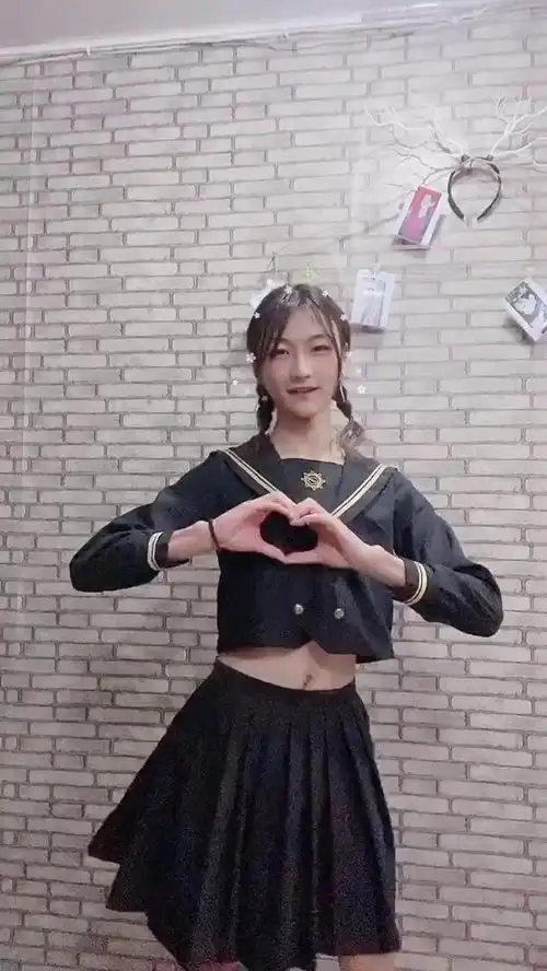  看我的表情就知道我不是很情愿穿裙子,jk制服,女装大佬