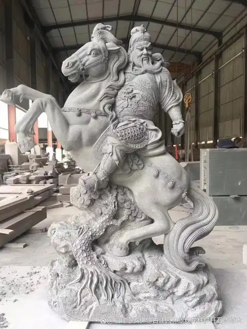  石雕关公在寺庙中的装饰意义
