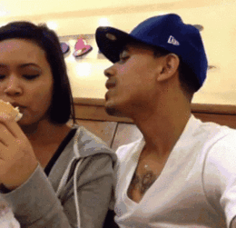 兔子不吃窝边草,老汉你这样无耻直播,全世界都会记住你 兔子不吃窝边草,老汉你这样无耻直播,全世界都会记住你