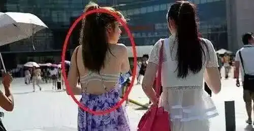  美女和电动车,能结合到这种地步,也是苦了车子了