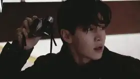 刘宪华童年旧照曝光,拉小提琴时吐舌做鬼脸,各种搞怪表情包