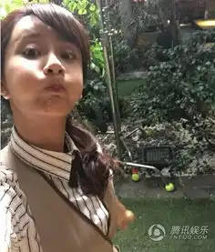  杨紫晒卖萌表情九连拍调侃来打我啊
